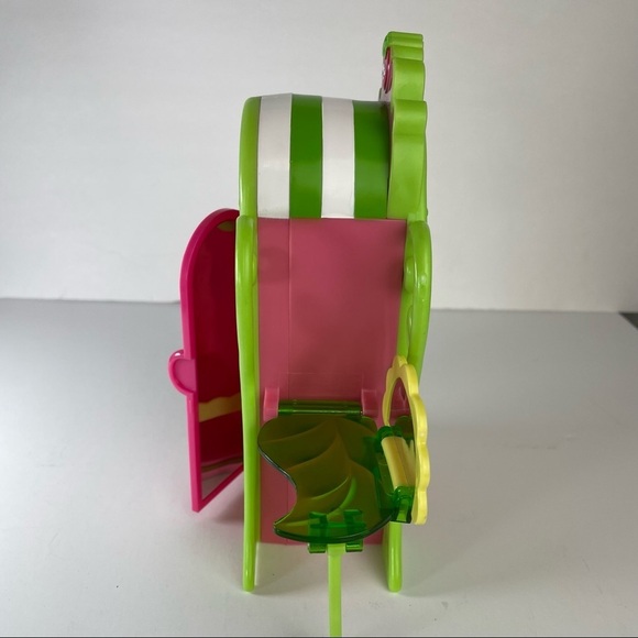 Strawberry Shortcake Wardrobe & 3 Dolls - Picture 7 of 16